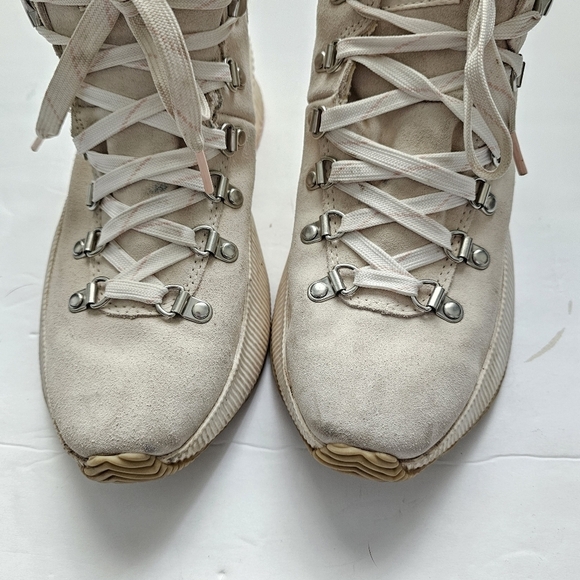 Sorel Women's Out N About III Conquest Winter Ankle Boot - Chalk, Sea Salt - Picture 6 of 9